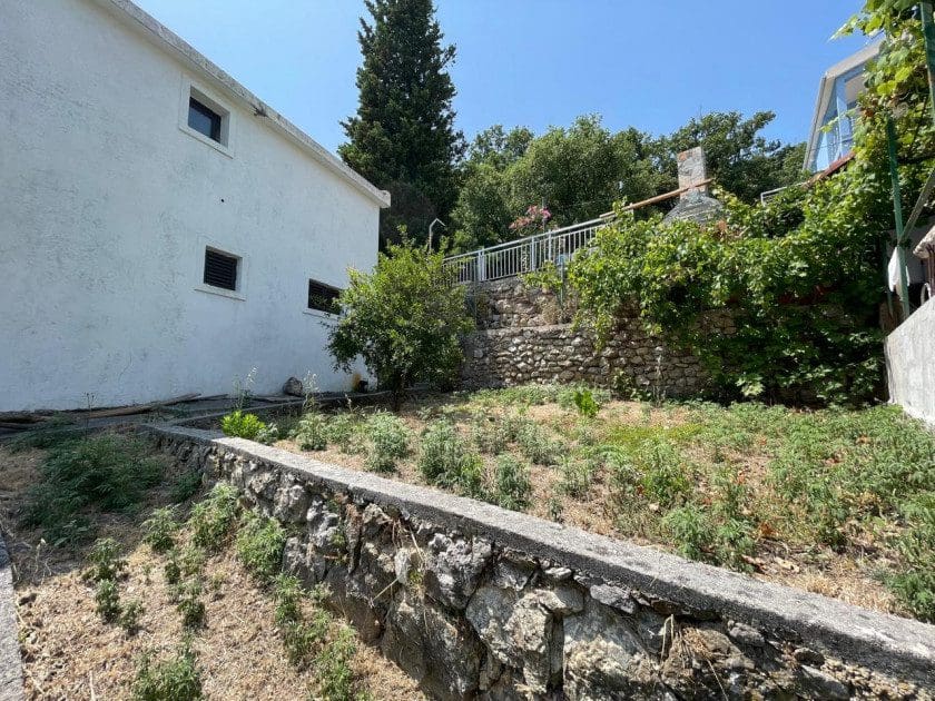 🏡 Charming 4-Bedroom House with Sea View in Sutomore – 88m² — Montenegro
