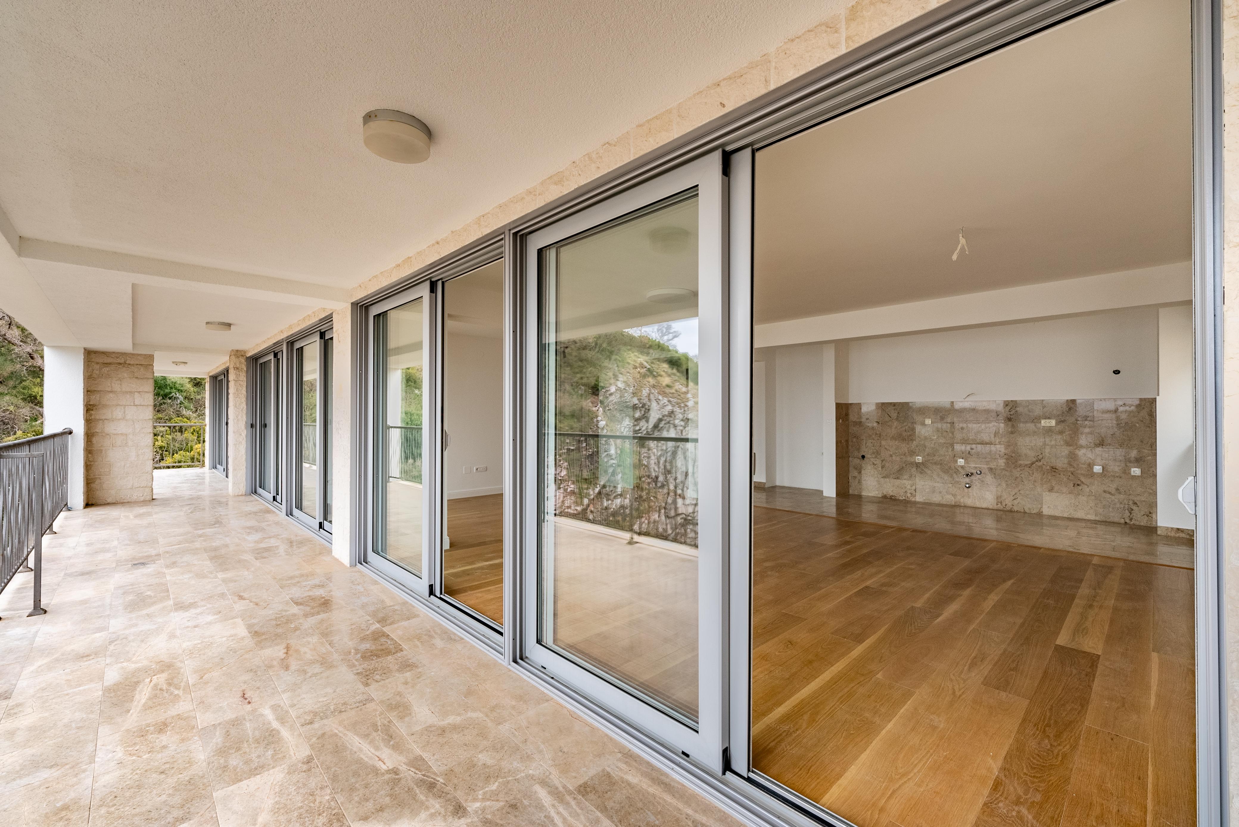 Luksuzni trosoban penthouse u Pržnu, Budva, sa panoramskim pogledom na more — Crna Gora