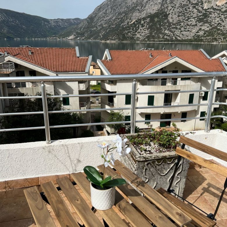 🏡 Duplex Apartment for Sale in Risan – 130 m² in Roman Gardens Complex
