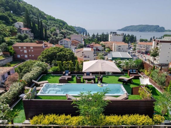 Penthouse for sale in Budva