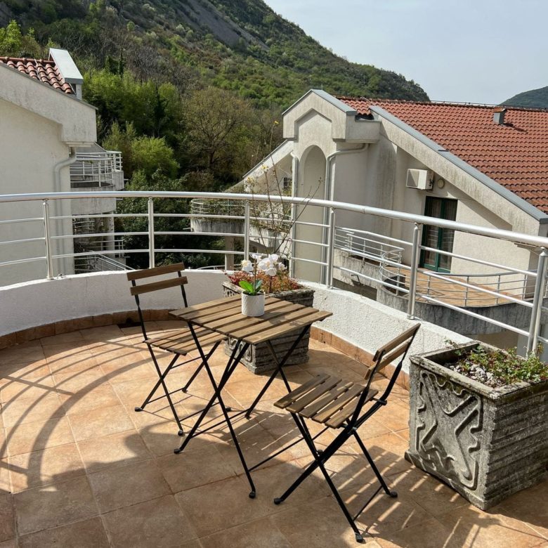 🏡 Duplex Apartment for Sale in Risan – 130 m² in Roman Gardens Complex — Montenegro