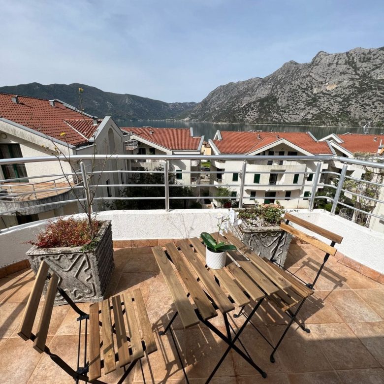 🏡 Duplex Apartment for Sale in Risan – 130 m² in Roman Gardens Complex — Montenegro