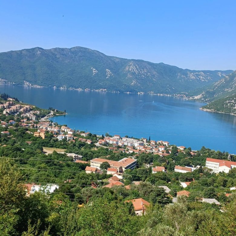 🏡 Duplex Apartment for Sale in Risan – 130 m² in Roman Gardens Complex — Montenegro