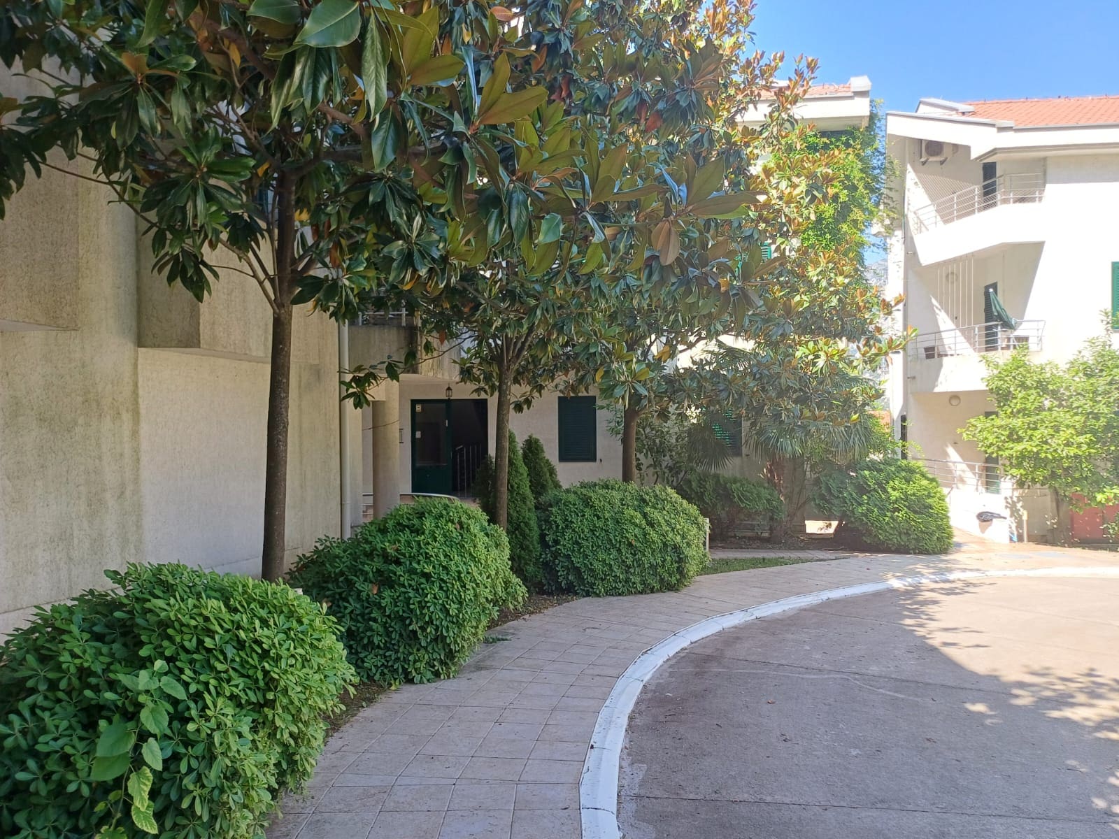 🏡 Duplex Apartment for Sale in Risan – 130 m² in Roman Gardens Complex — Montenegro