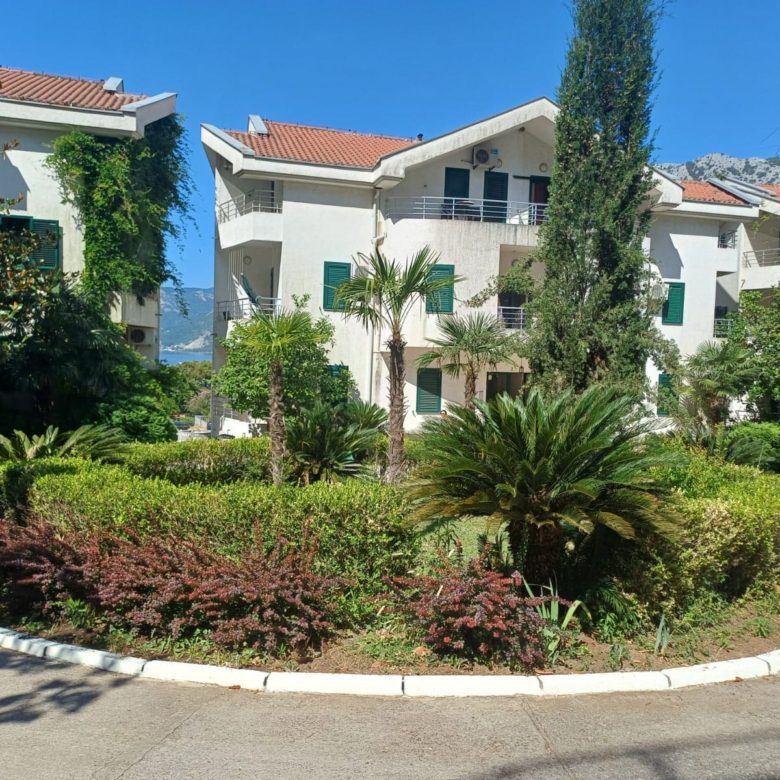 🏡 Duplex Apartment for Sale in Risan – 130 m² in Roman Gardens Complex — Montenegro