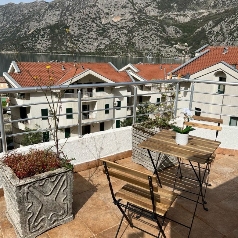 🏡 Duplex Apartment for Sale in Risan – 130 m² in Roman Gardens Complex — Montenegro