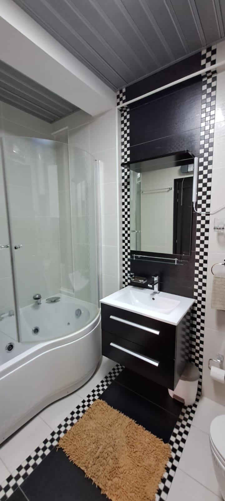 Penthouse Apartment for Sale in Budva – Central Location with Sea View — Montenegro