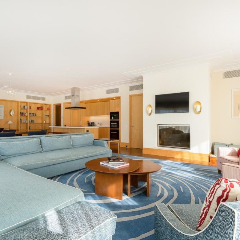 Penthouse Porto Montenegro – Luxury 3-Bedroom Residence with Sea View, Jacuzzi, and Terrace — Montenegro