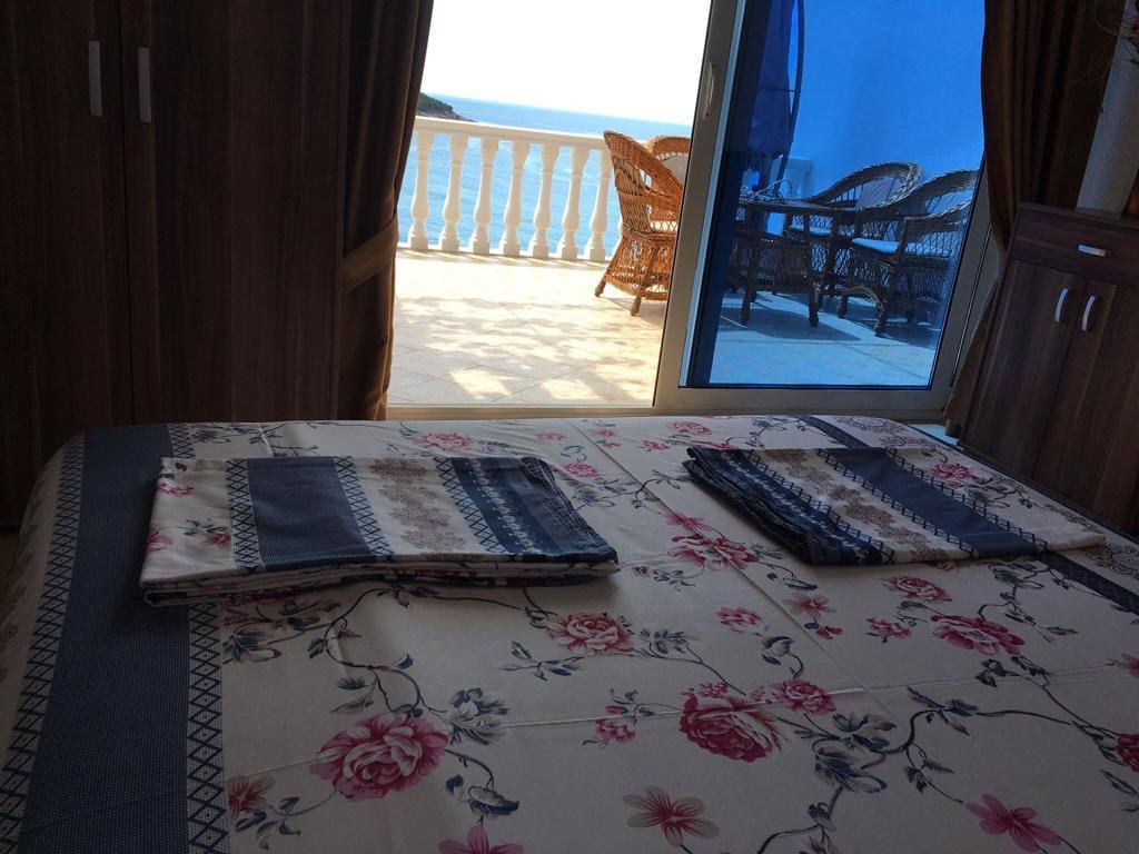 Charming 3-Bedroom Villa for Sale in Ulcinj - Kruce with Pool & Sea View — Montenegro