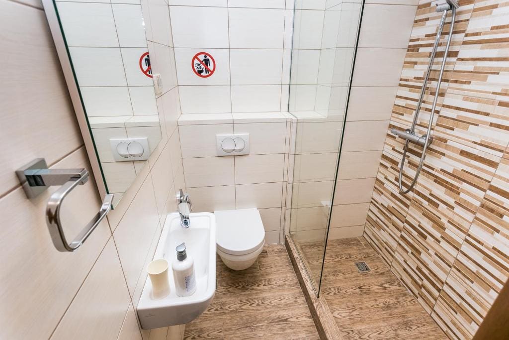 Mini Hotel Kotor Bay – Anahtar Teslim Deniz Manzaralı İşletme Satılık, Morinj — Karadağ