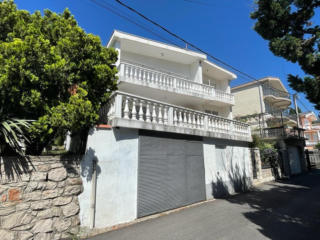 House Sutomore – Spacious Three-Level Home with Sea View, Garden & Garages — Montenegro