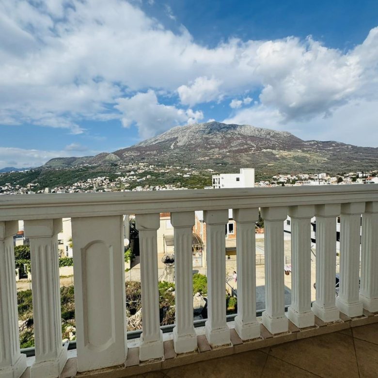 🏡 House for Sale Dobra Voda – 4 Bedrooms, Pool, Sea View — Montenegro