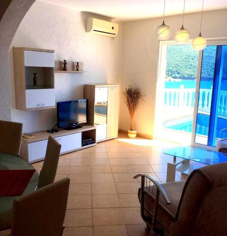 Charming 3-Bedroom Villa for Sale in Ulcinj - Kruce with Pool & Sea View — Montenegro