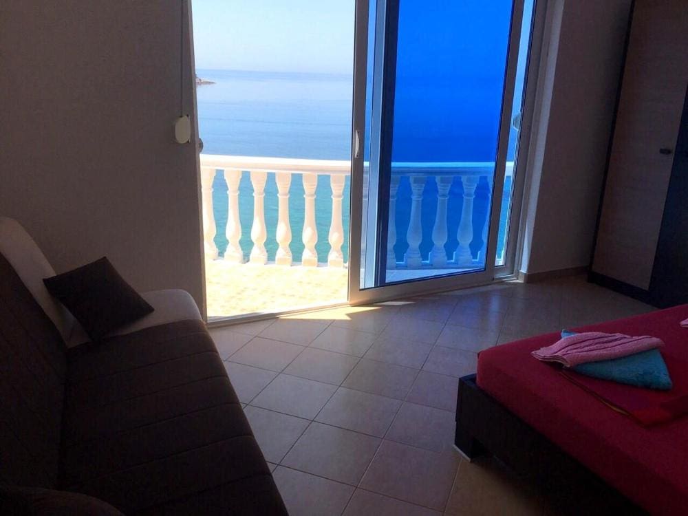 Charming 3-Bedroom Villa for Sale in Ulcinj - Kruce with Pool & Sea View — Montenegro
