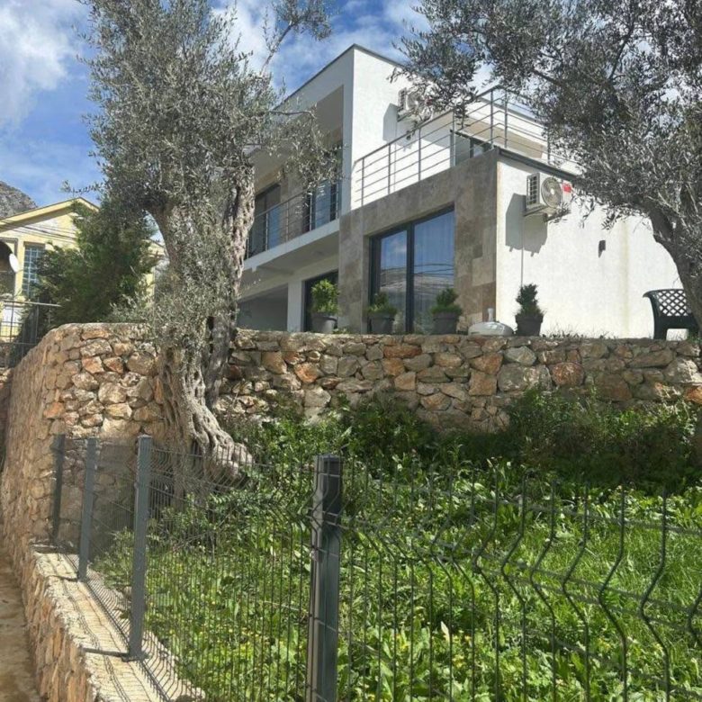 Exquisite Villa for Sale Bar — Montenegro