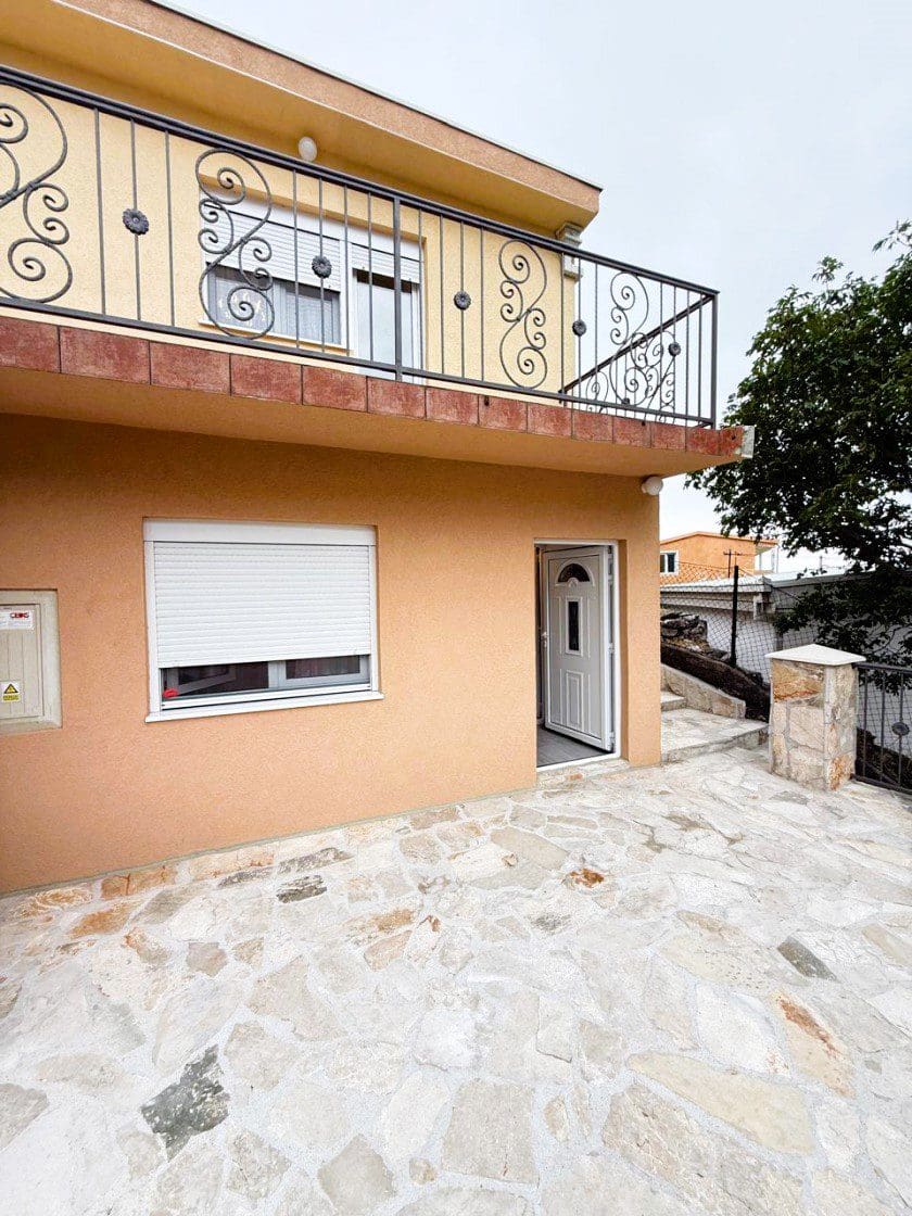 House with Sea View in Sutomore – 2‑Bed Renovated Gem — Montenegro
