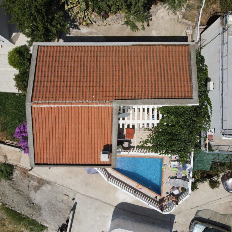 Charming 3-Bedroom Villa for Sale in Ulcinj - Kruce with Pool & Sea View — Montenegro