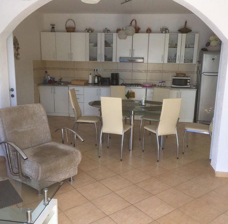 Charming 3-Bedroom Villa for Sale in Ulcinj - Kruce with Pool & Sea View — Montenegro