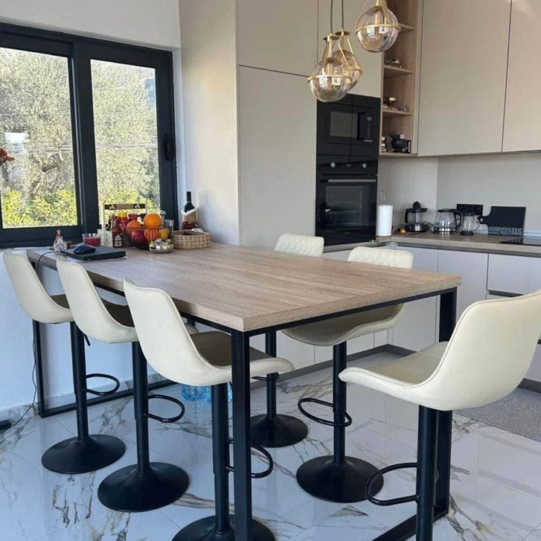 Exquisite Villa for Sale Bar — Montenegro