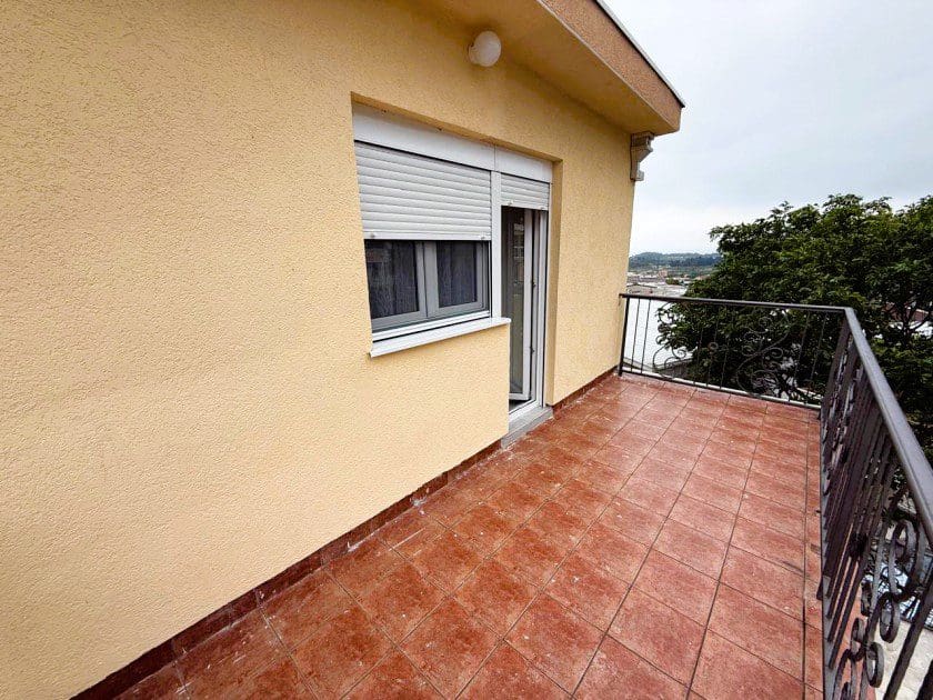 House with Sea View in Sutomore – 2‑Bed Renovated Gem — Montenegro