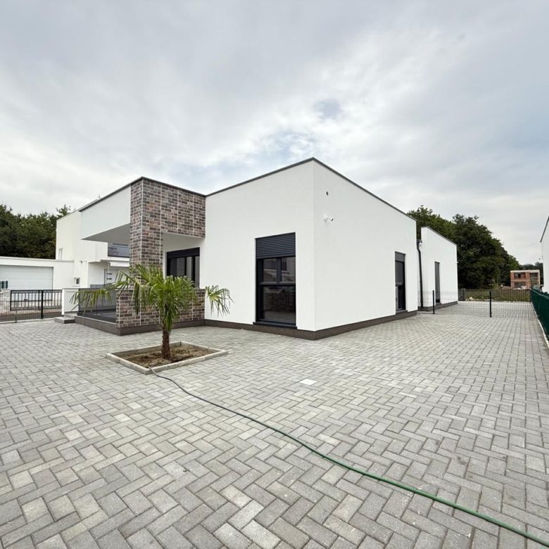 🏡 Modern Bungalow for Sale in Ulcinj Stoj – 86m² with Garden — Montenegro