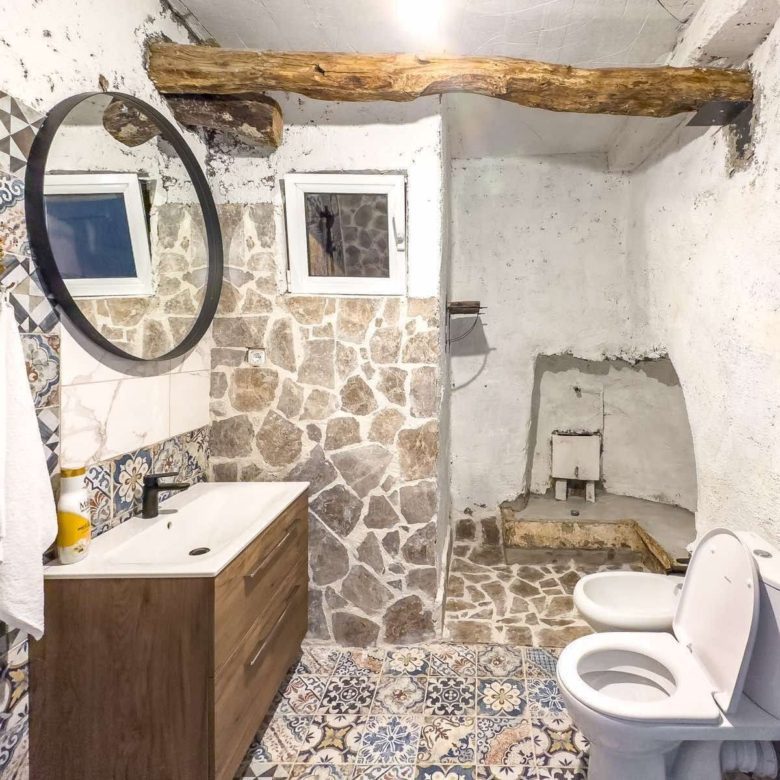 🏡 Stone House in Dobra Voda – 240m² with Stunning Views — Montenegro