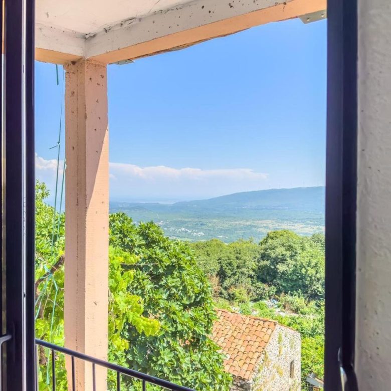 🏡 Stone House in Dobra Voda – 240m² with Stunning Views — Montenegro