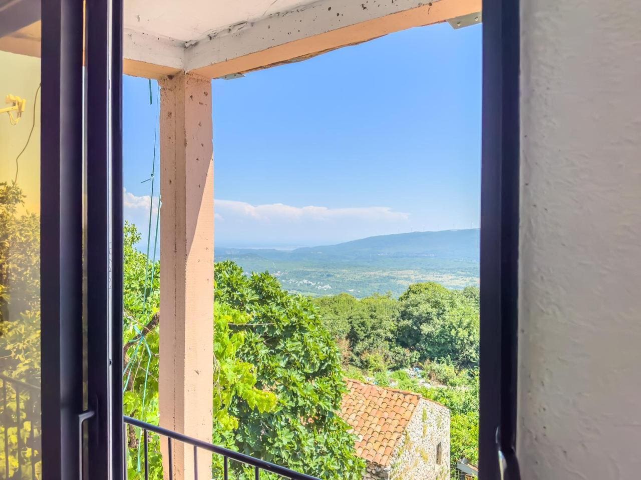 🏡 Stone House in Dobra Voda – 240m² with Stunning Views — Montenegro