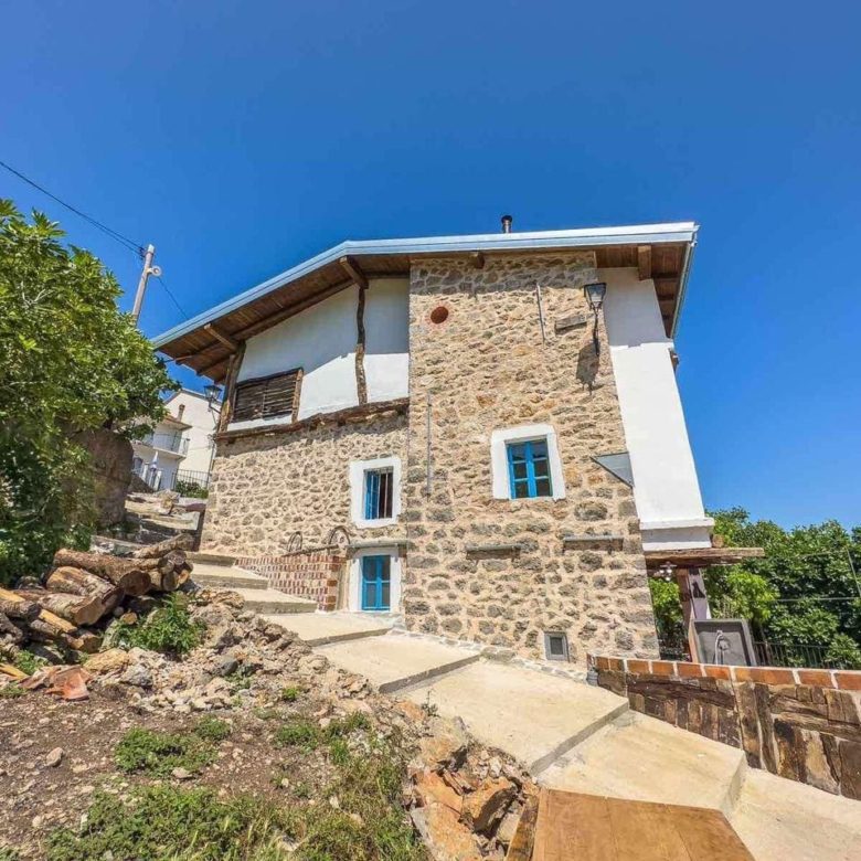 🏡 Stone House in Dobra Voda – 240m² with Stunning Views — Montenegro