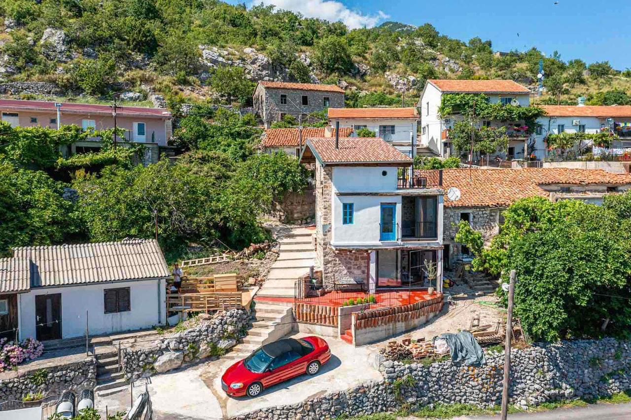 🏡 Stone House in Dobra Voda – 240m² with Stunning Views — Montenegro