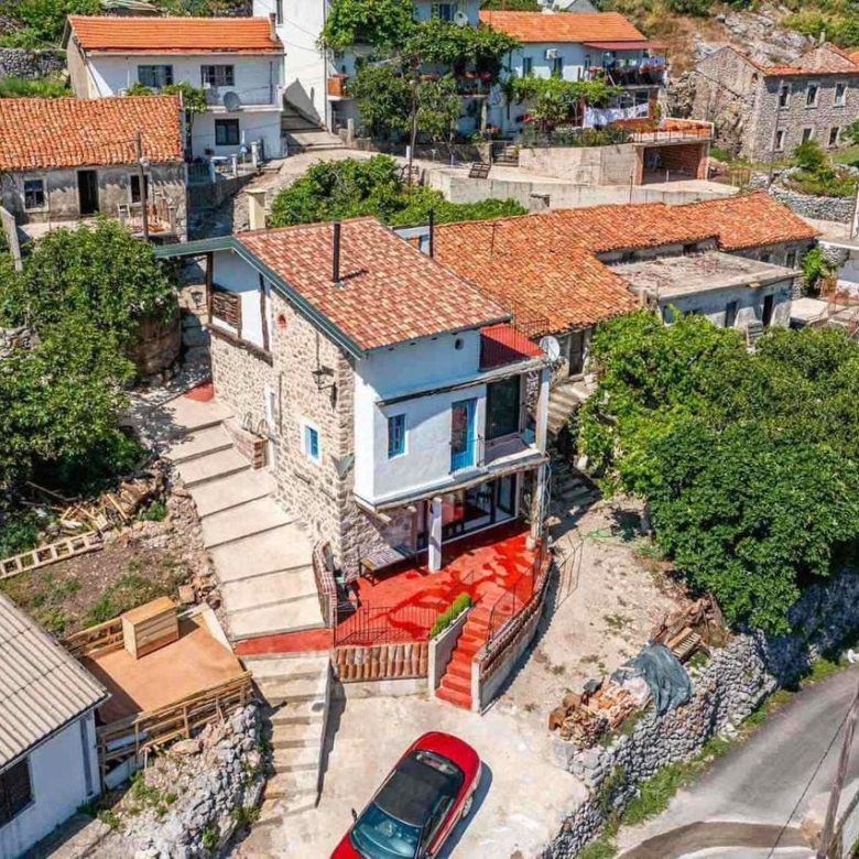🏡 Stone House in Dobra Voda – 240m² with Stunning Views — Montenegro