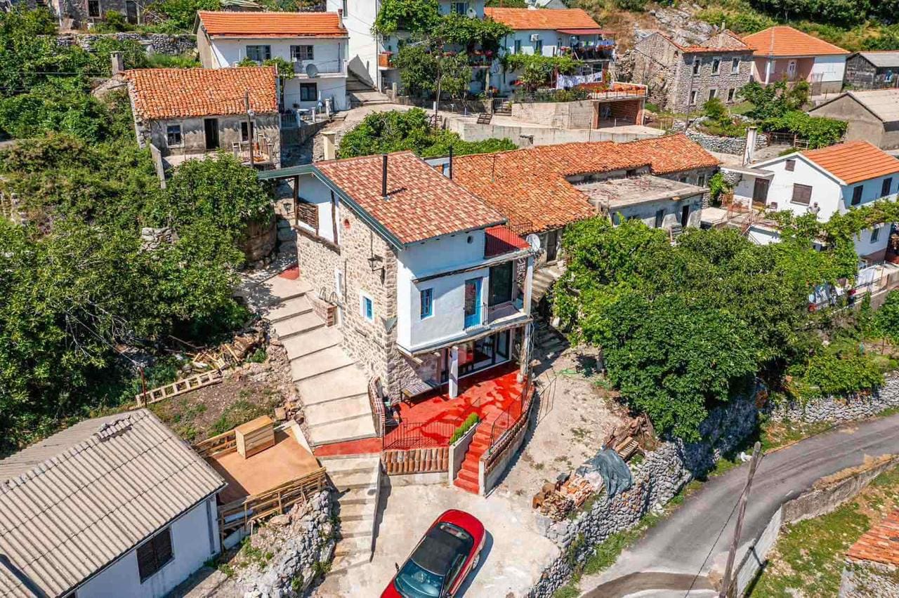 🏡 Stone House in Dobra Voda – 240m² with Stunning Views — Montenegro