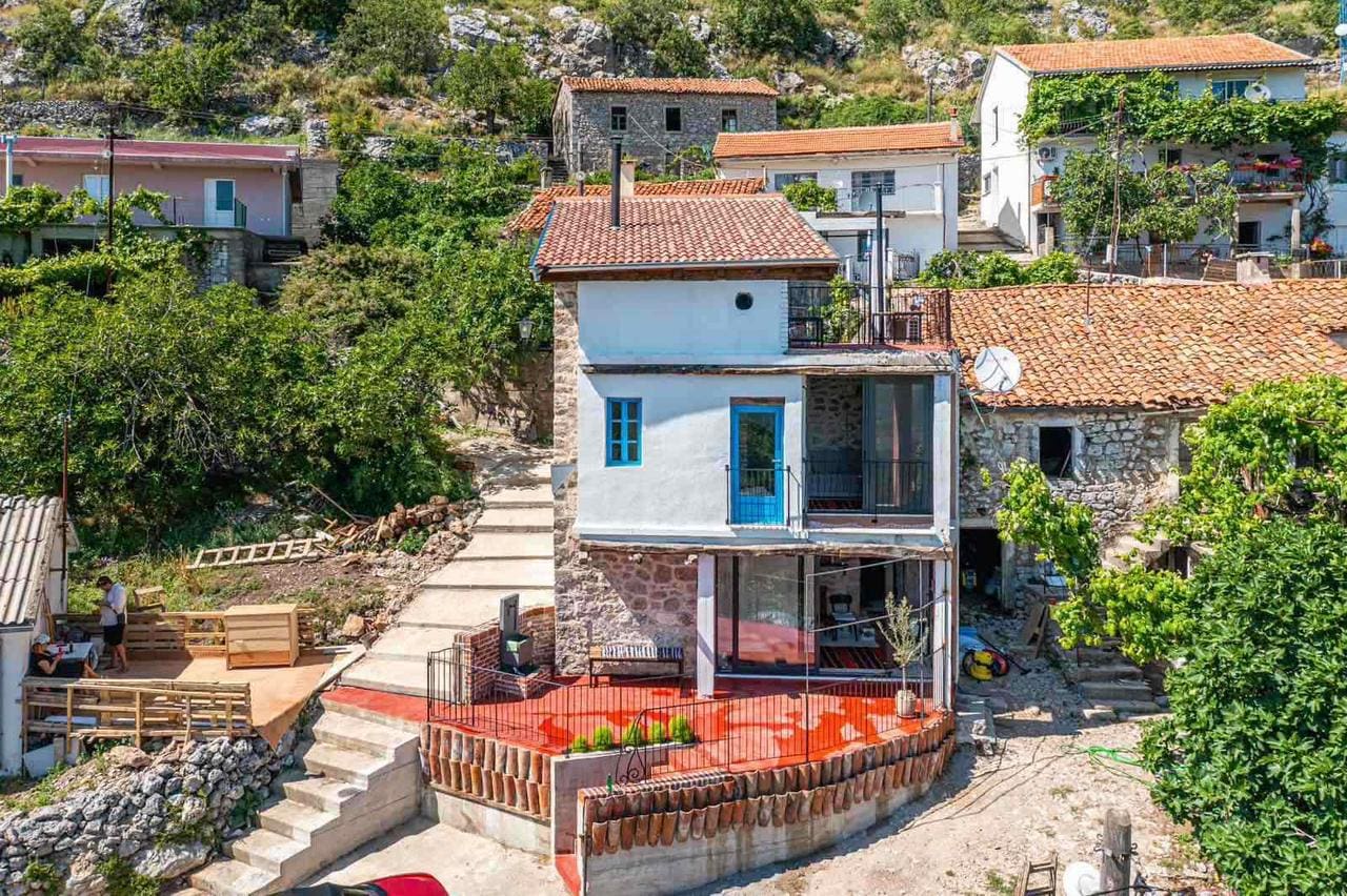 🏡 Stone House in Dobra Voda – 240m² with Stunning Views — Montenegro