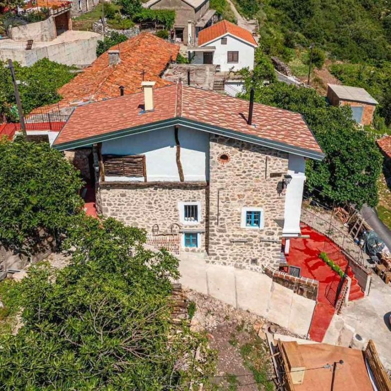 🏡 Stone House in Dobra Voda – 240m² with Stunning Views — Montenegro