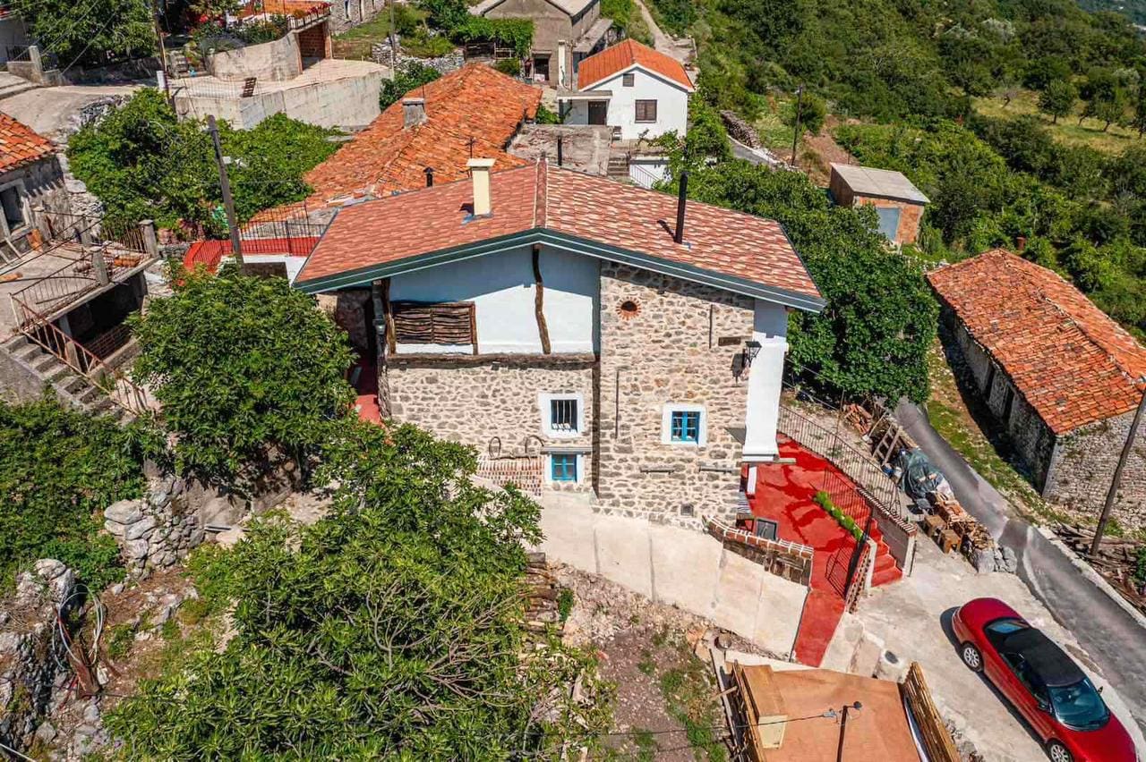 🏡 Stone House in Dobra Voda – 240m² with Stunning Views — Montenegro