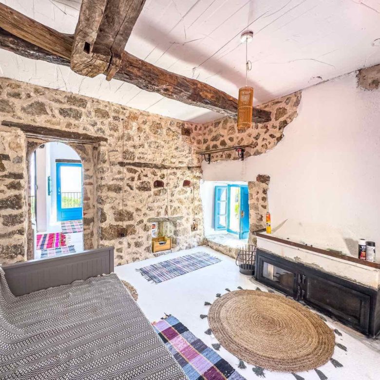 🏡 Stone House in Dobra Voda – 240m² with Stunning Views — Montenegro