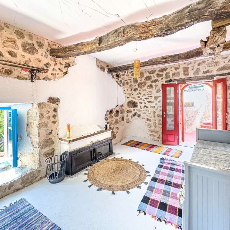🏡 Stone House in Dobra Voda – 240m² with Stunning Views — Montenegro