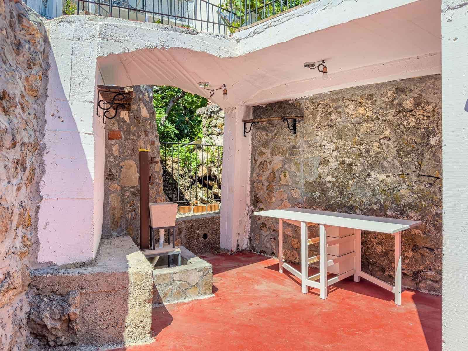 🏡 Stone House in Dobra Voda – 240m² with Stunning Views — Montenegro