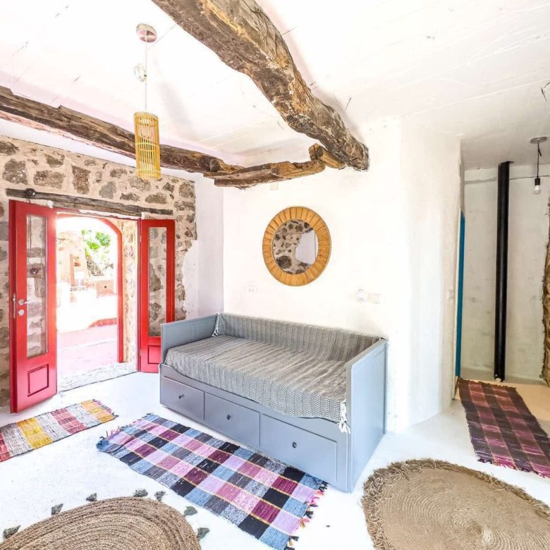 🏡 Stone House in Dobra Voda – 240m² with Stunning Views — Montenegro