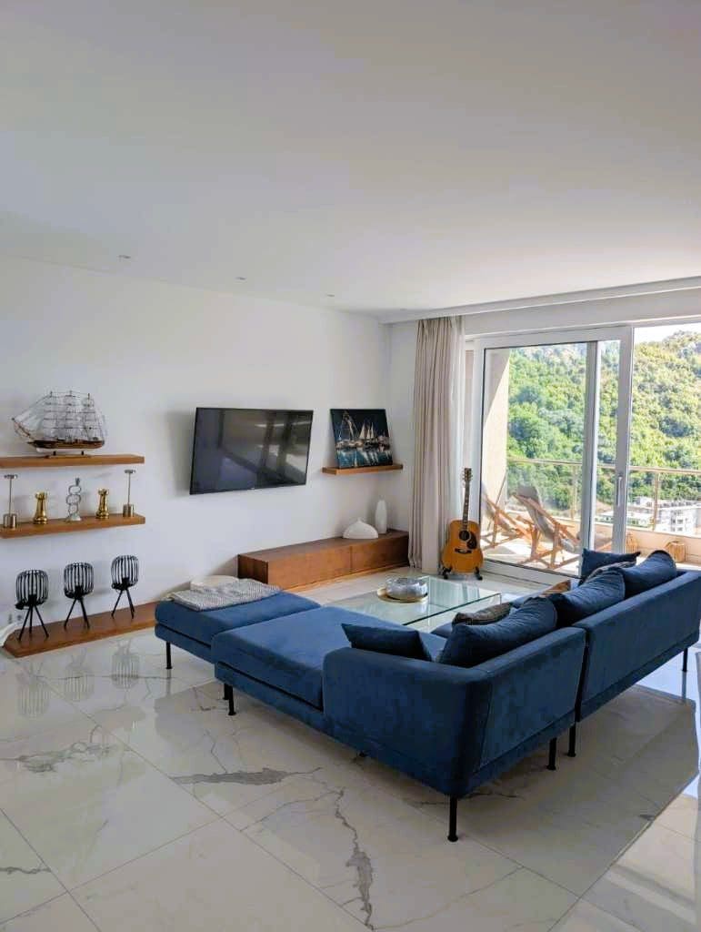 Rafailovici Penthouse with Sea View – 149 m², Rooftop Pool & Terrace — Montenegro