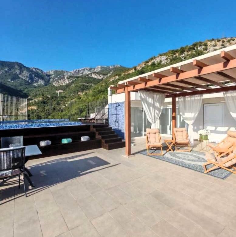 Rafailovici Penthouse with Sea View – 149 m², Rooftop Pool & Terrace — Montenegro