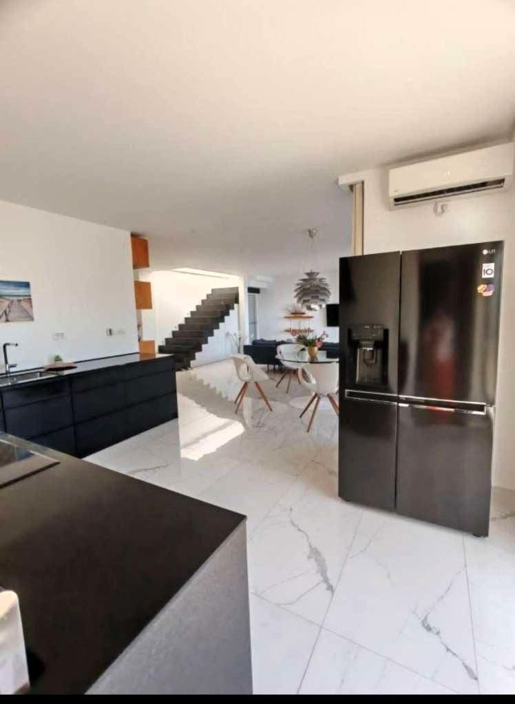Rafailovici Penthouse with Sea View – 149 m², Rooftop Pool & Terrace — Montenegro