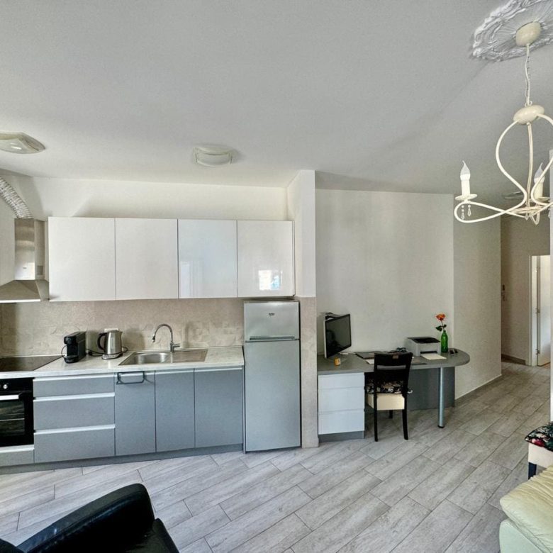 One-Bedroom Apartment in Budva – 43 m² Near the Sea