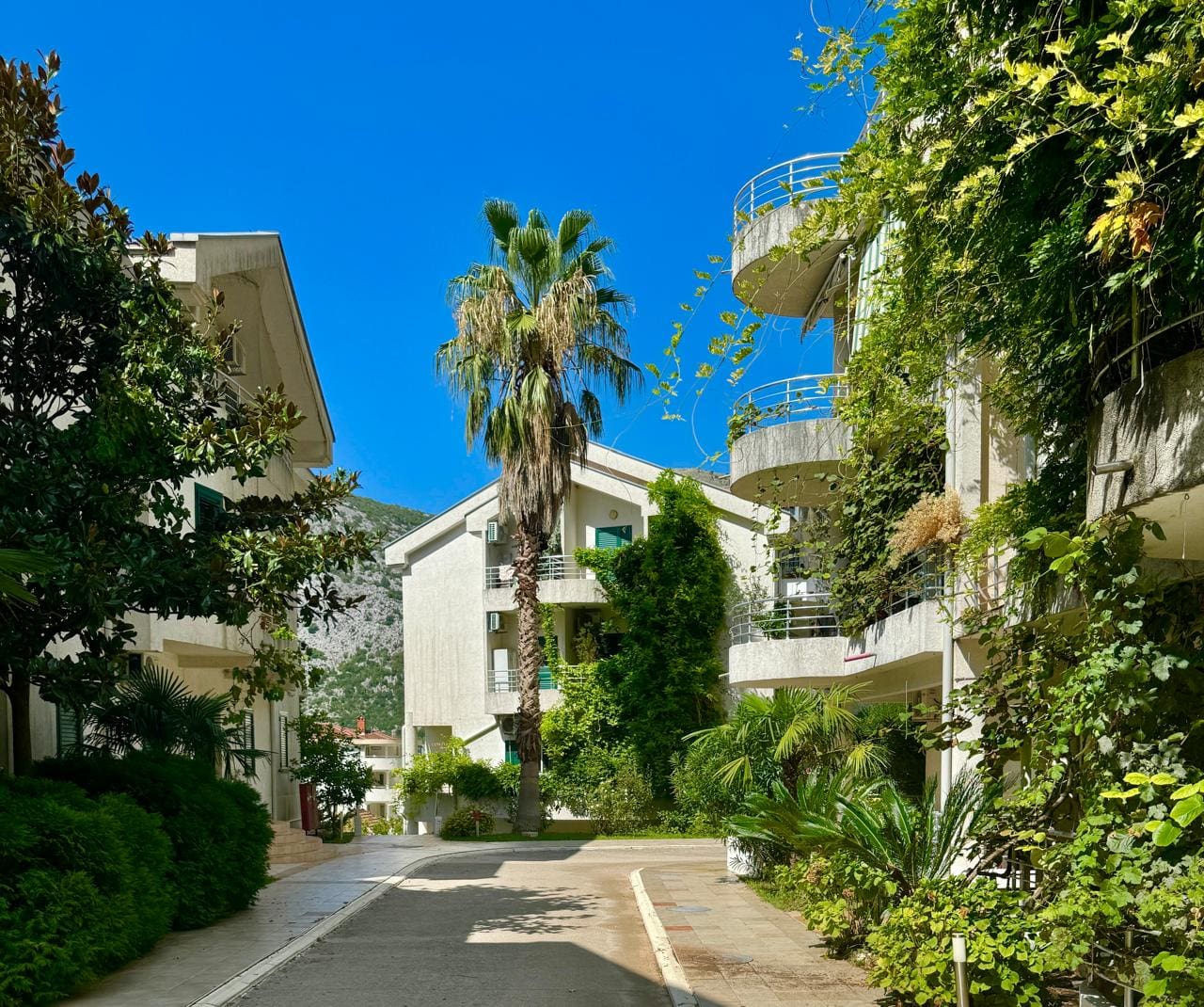 Risan Duplex Apartment – 130 m², Sea View & Pool — Montenegro