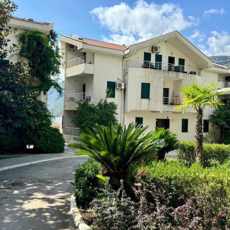 Risan Duplex Apartment – 130 m², Sea View & Pool — Montenegro