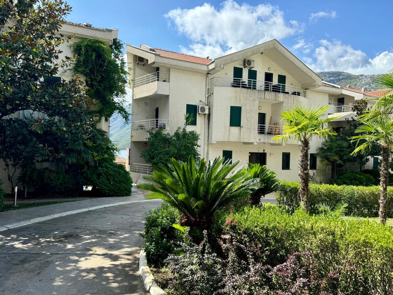 Risan Duplex Apartment – 130 m², Sea View & Pool — Montenegro