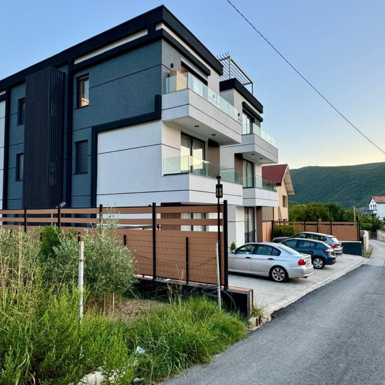 Lastva Grbaljska'da Daireler – Havuzlu Modern Evler, Budva'ya 5 km — Karadağ