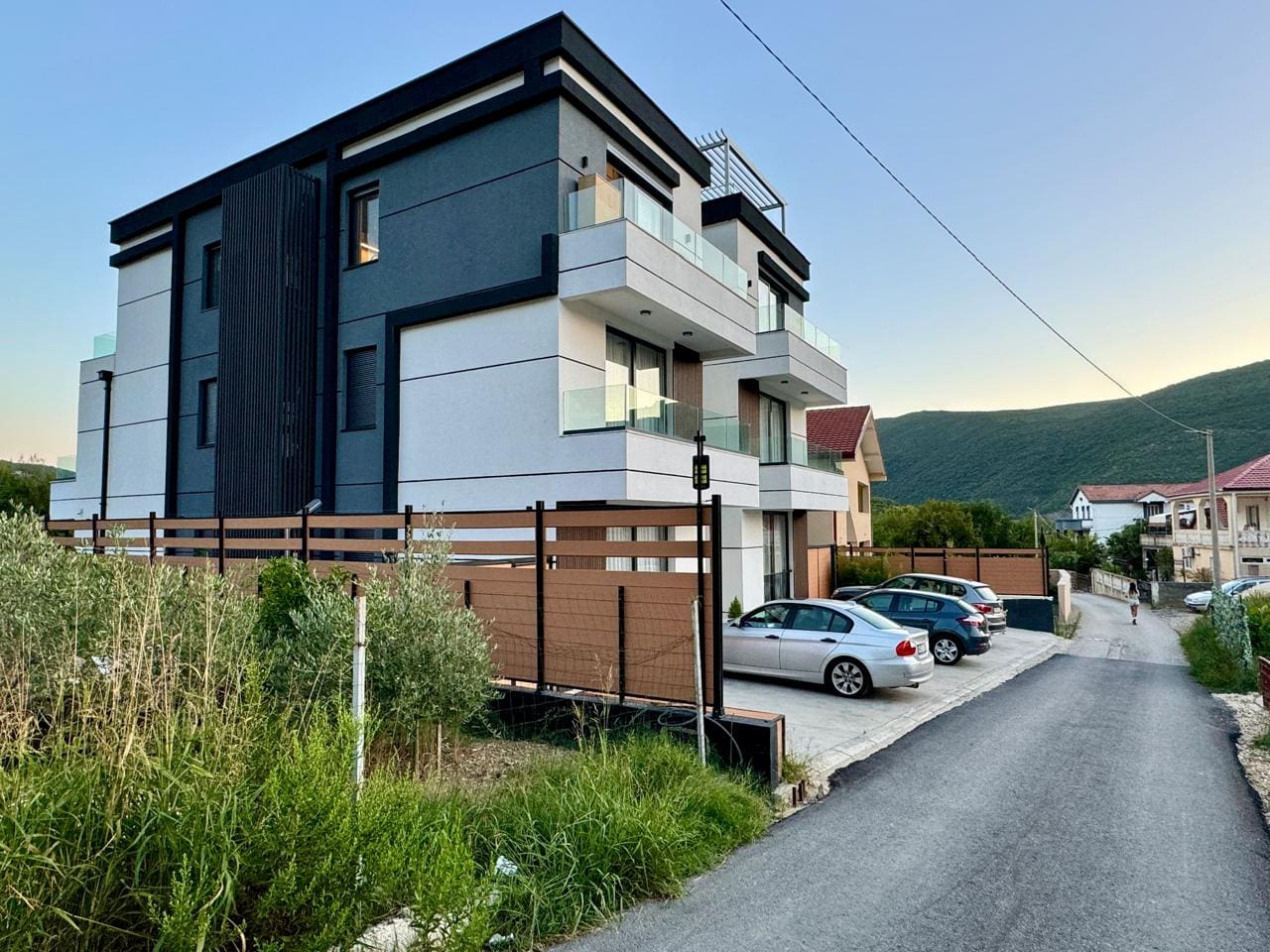Lastva Grbaljska'da Daireler – Havuzlu Modern Evler, Budva'ya 5 km — Karadağ