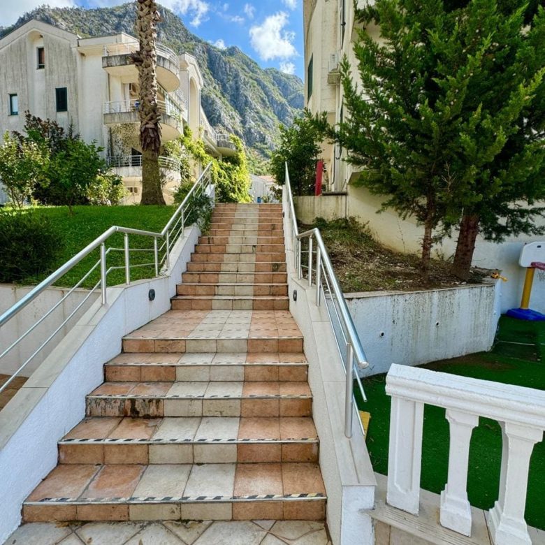 Risan Duplex Apartment – 130 m², Sea View & Pool — Montenegro