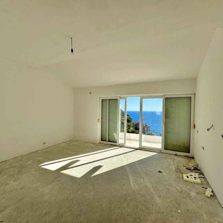 Townhouse with Sea View in Perazića Do – 250 m², 4 Bedrooms — Montenegro